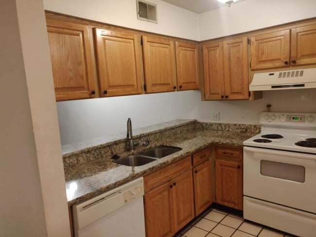 Photo - 16147 Rambling Vine Dr E