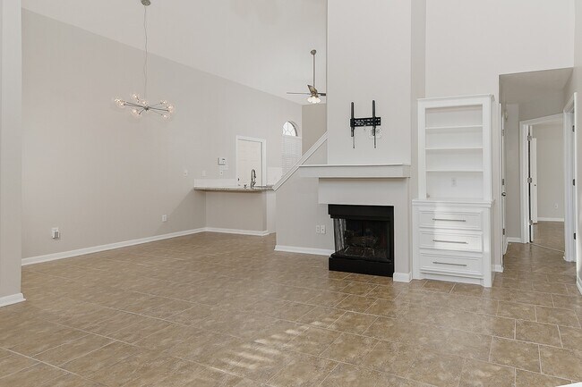 Photo - 31 N Rushwing Cir