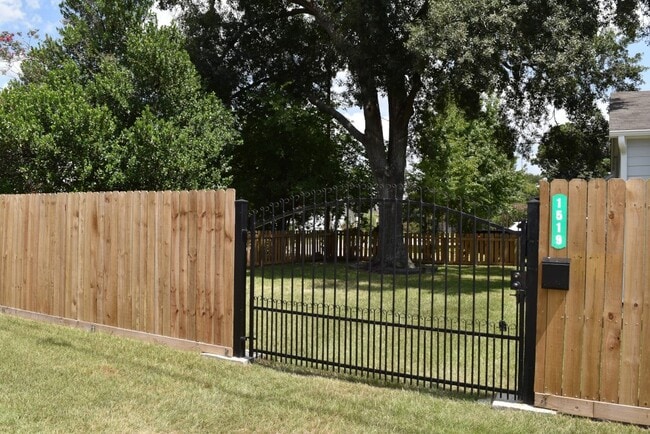 Photo - 1519 W 12th St Unit 1519