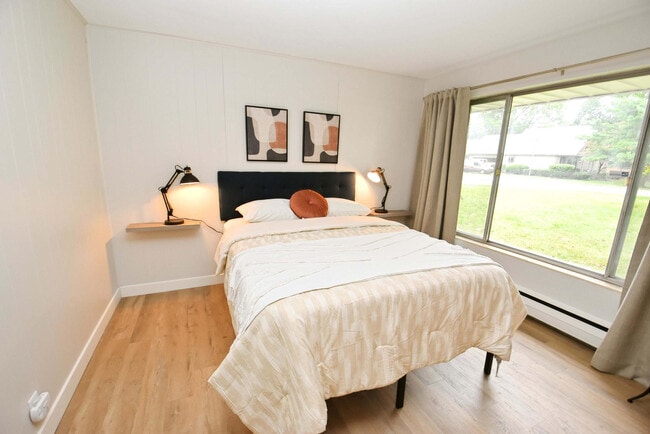 Building Photo - 1831 Corby Blvd Unit ID1037679P