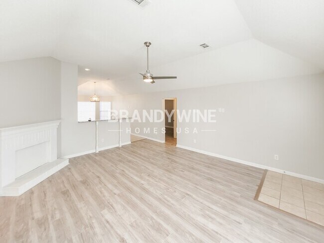 Photo - 4890 Phipps Dr