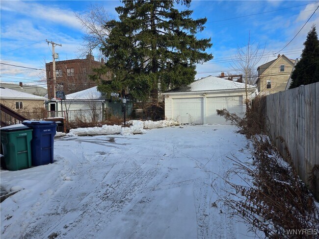 Photo - 137 Commonwealth Ave