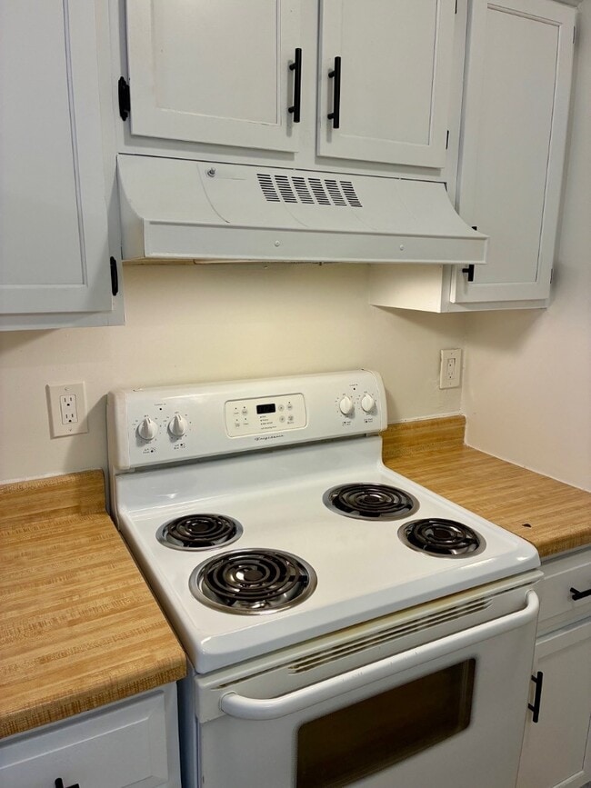 Photo - 3408 SW Burnett Rd