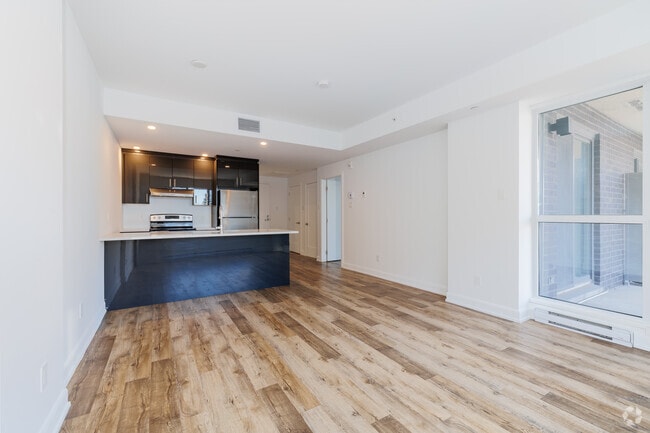 1BR, 1BA - 684SF - Living Room - Habitation St-Laurent