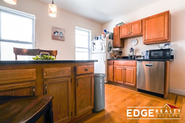 Photo - 44 Easton St Unit 1