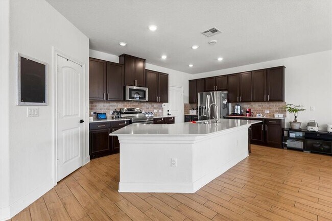 Photo - 6713 Ondantra Bnd