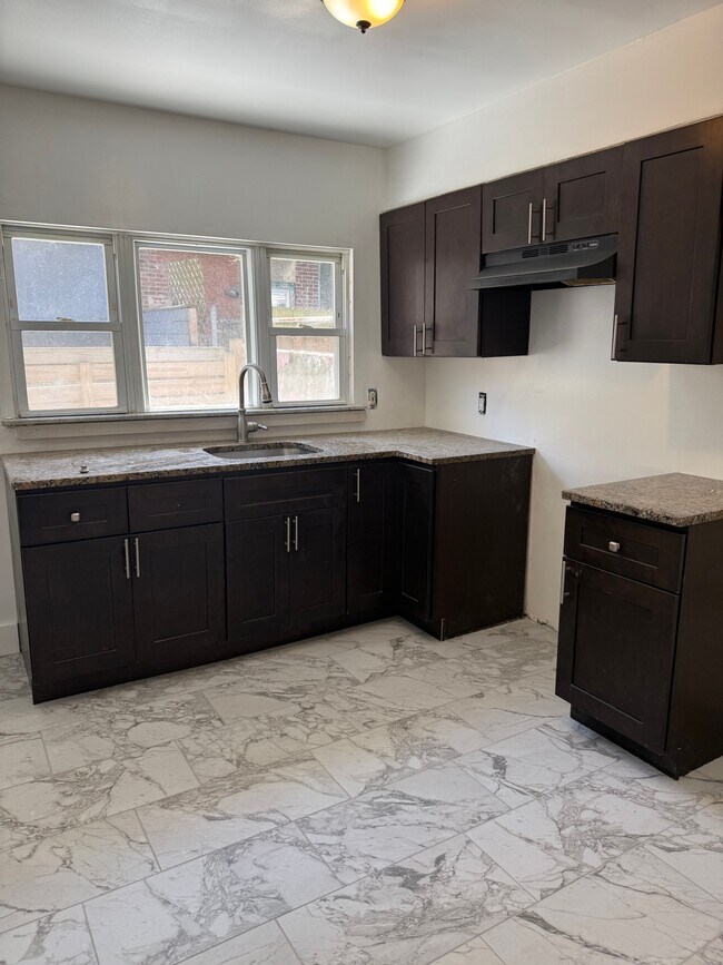 Photo - 3135 Agate St