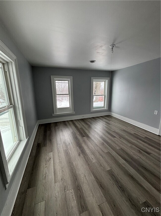 Photo - 156 N Meadow St