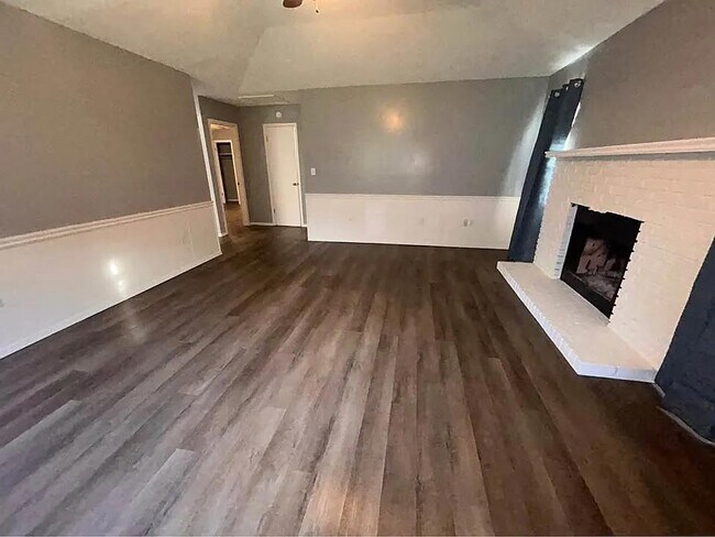 Photo - 100 North St