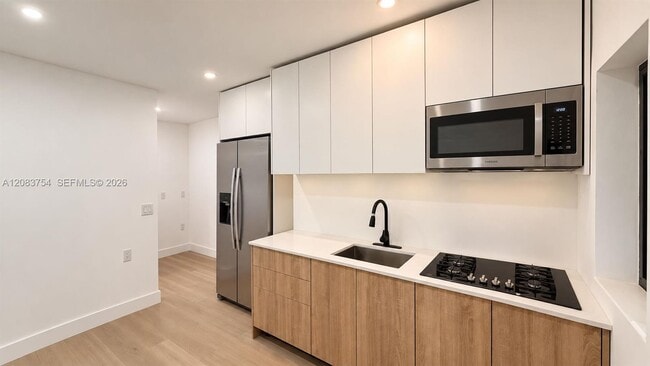 Building Photo - 3090 NW 33rd St Unit 1