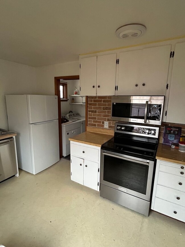 Photo - 436 7th Ave W