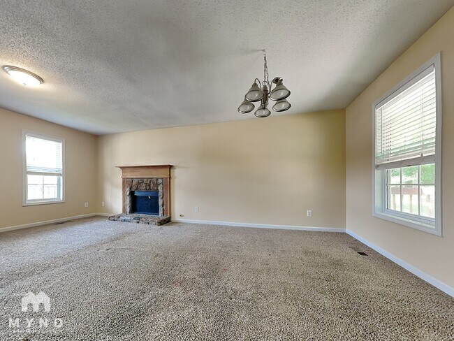 Photo - 413 River Trace Dr