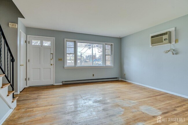 Photo - 345 Lincoln Blvd