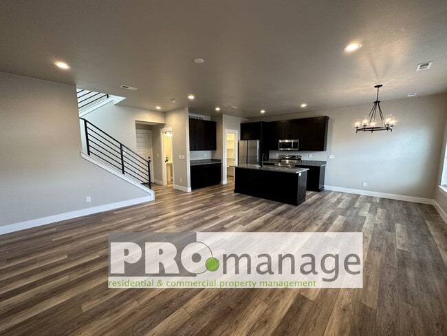 Photo - 3 Bed, 2.5 Bath Townhome w/ 2-Car Garage - NEAR NEW - Ammon