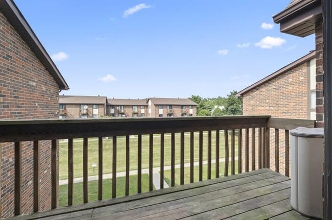 Photo - 423 Berkshire Dr Unit #33