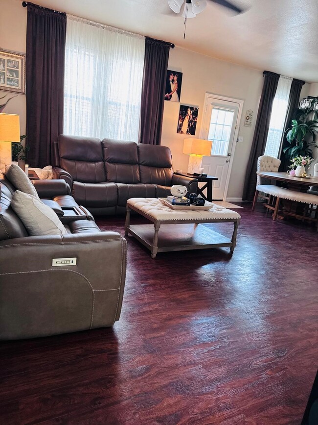 Photo - 6026 Yorkglen Manor Ln
