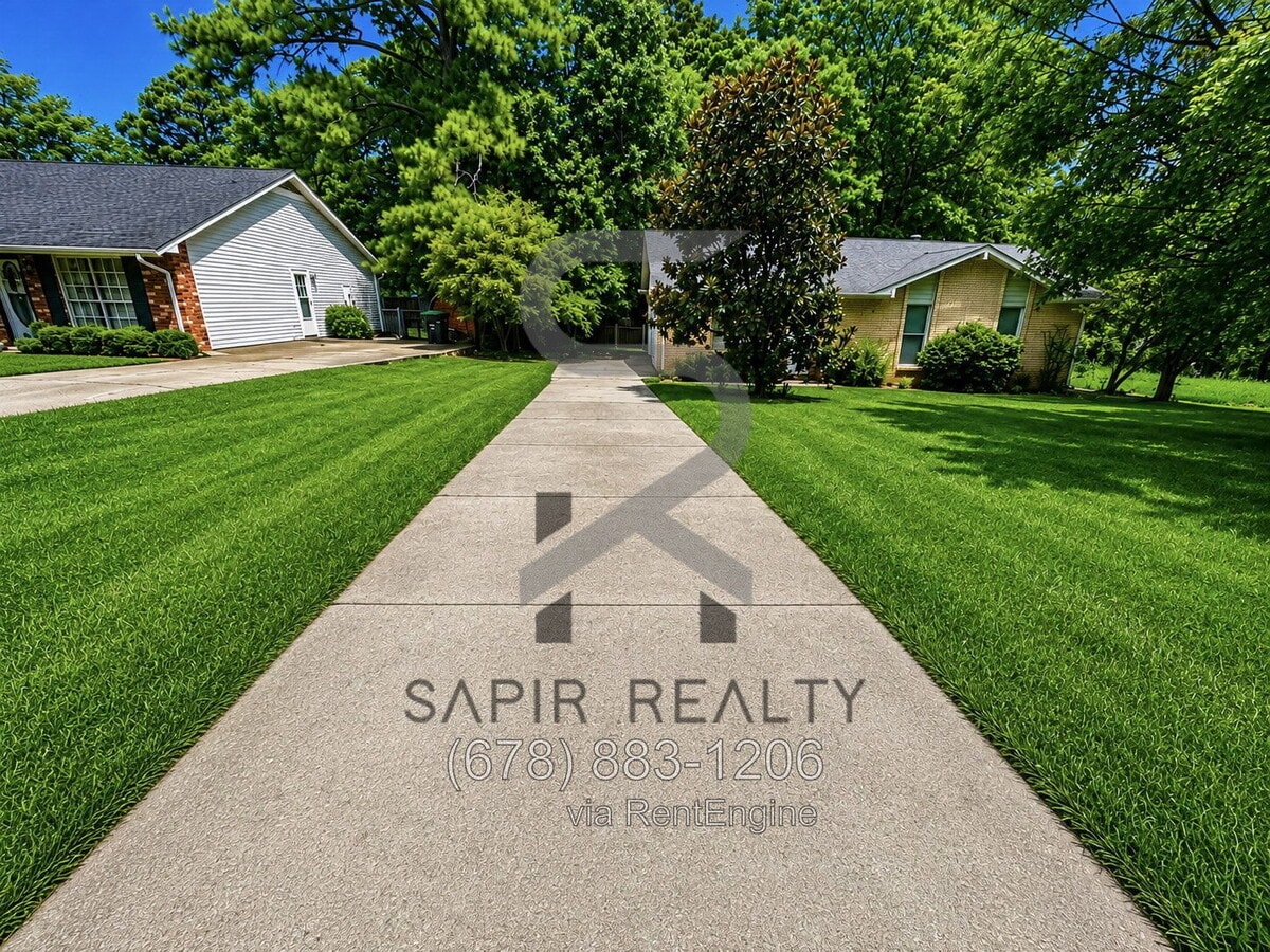 Photo - 190 Woodcrest Way