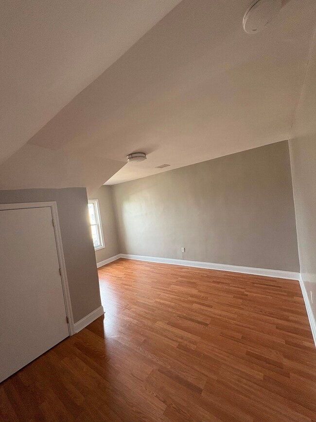 Photo - 105 N High St Unit Apt 3