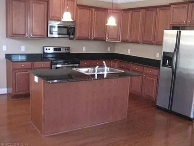 Photo - 3 bedroom 3 bath home in downtown Columbia with private serene patio