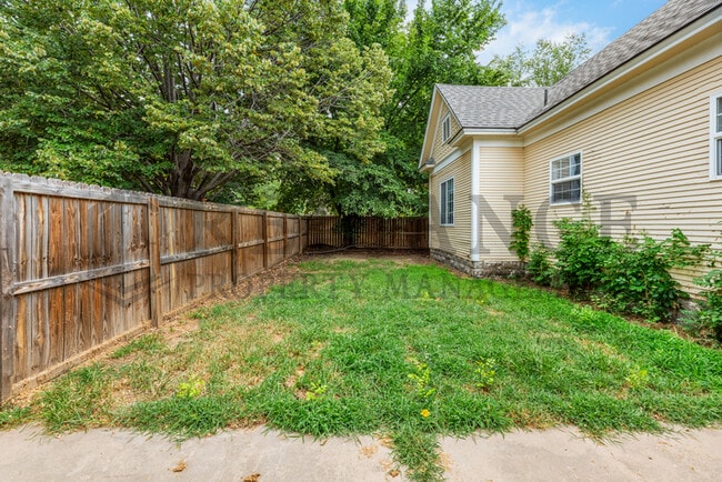 Photo - 201 S Volutsia Ave