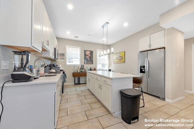 Photo - 228 Calumet St