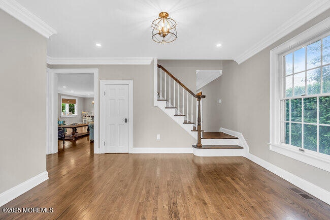 8 Glenwood Pl