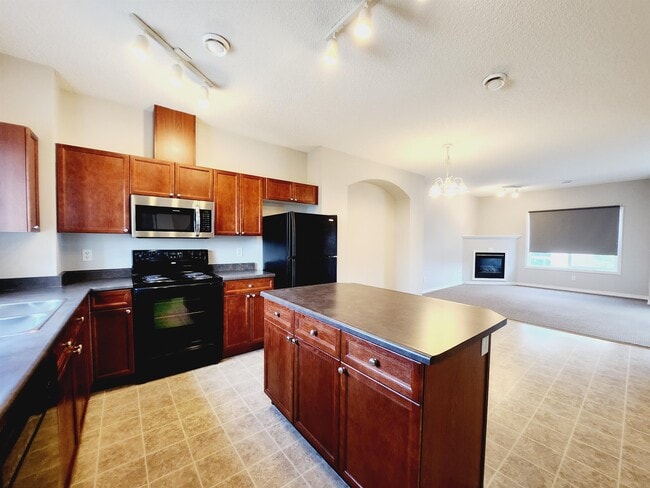 Photo - 3010-3033 33 Ave NW