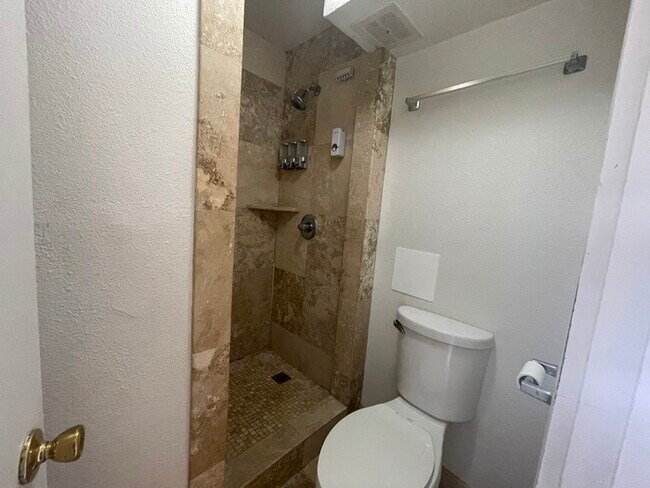 Photo - NA PALI GARDENS 2/2/1+den W/D, c-fan, lana... Unit h 6