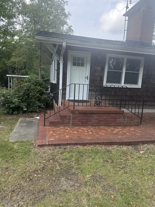 114 Brookside Rd Unit 1
