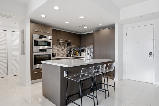 Building Photo - 7825 NW 107th Ave Unit 710