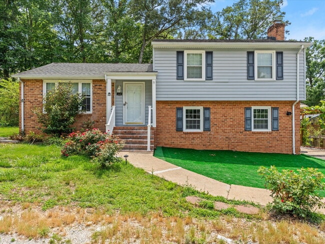 Building Photo - 2220 Lauderdale Dr