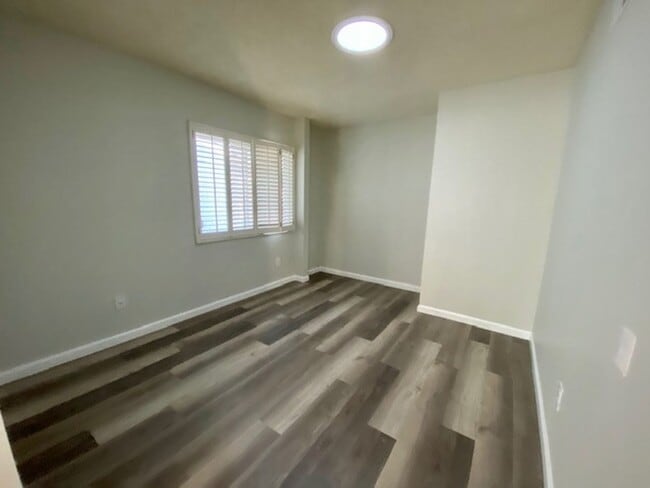 Building Photo - 3 Bed 2 Bath in Gated Beach Community-A must see Home