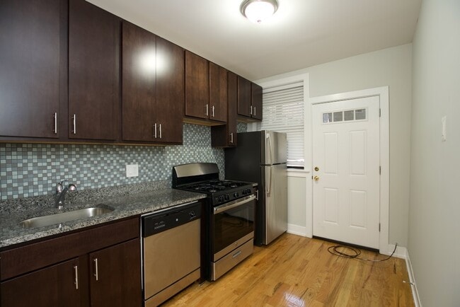 Building Photo - 3908 N Janssen Ave Unit A04C Rental