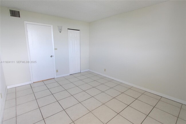 Photo - 4550 NW 9th St Unit 604E