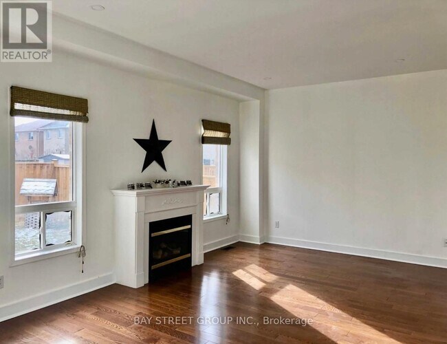 Photo - 7 Raymond Bartlett Ave