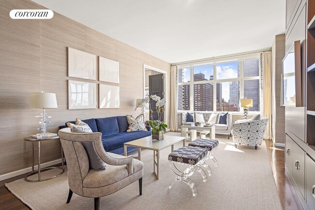 Building Photo - 181 E 90th St