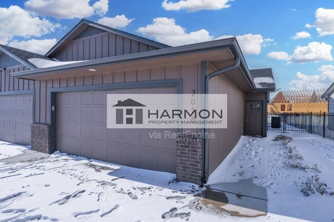 Building Photo - 2018 N Reece Ct