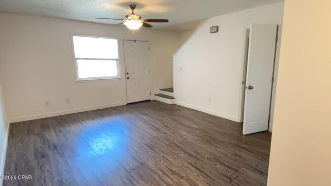 Photo - 1637 N James Ave