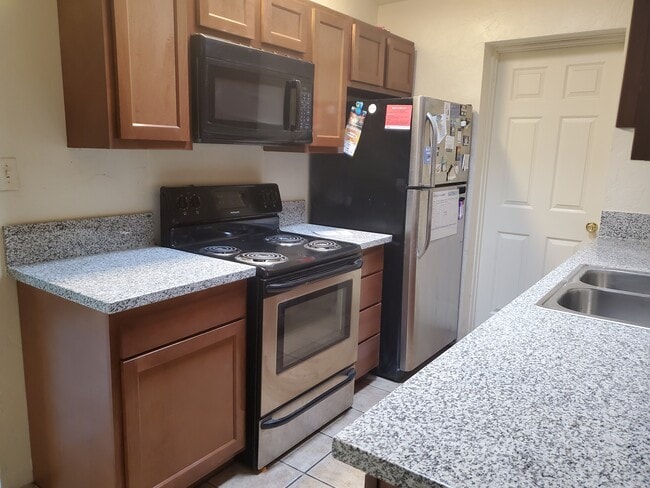 Photo - 1416 E Elm St