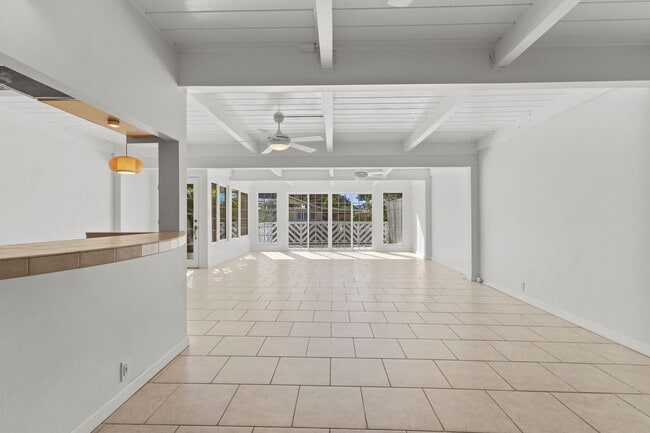 Photo - Waterfront living in this Hawaii Kai Marin...