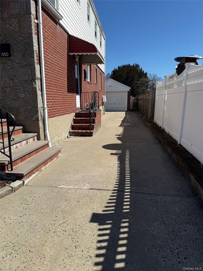 Photo - 660 S 10th St