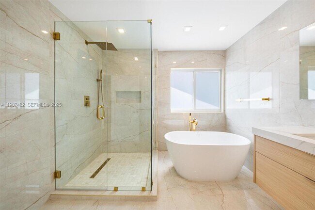 Photo - 242 Palm Ave