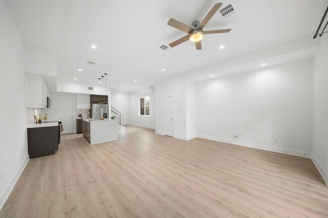 Photo - 1512 Barbee St Unit B