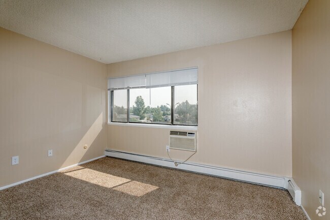 1BR, 1BA - 636SF