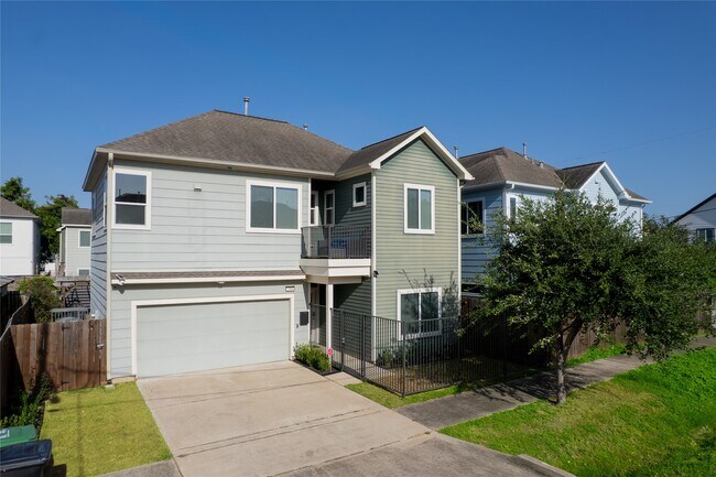 Photo - 2306 Wipprecht St