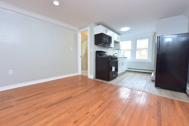 Photo - 173 Watson Ave