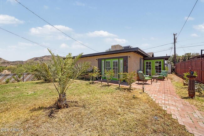 Photo - 1221 E Mescal St