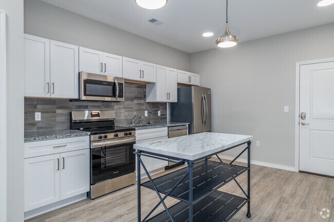 1BR, 1BA Balcony - 800SF - Kitchen