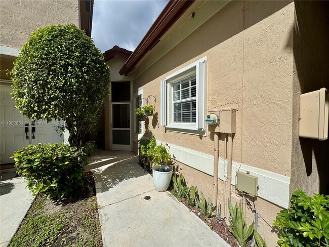 Building Photo - 16137 Emerald Cove Rd