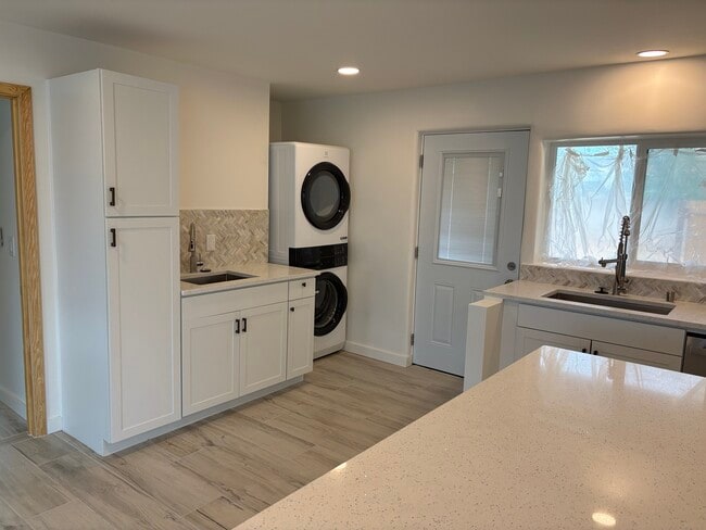 Photo - 1707 Espinacitas St